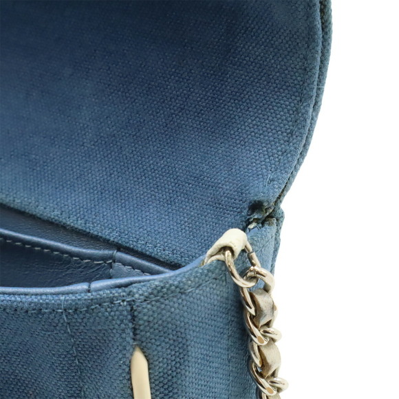 CHANEL Blue Leather Shoulder Bag - Picture 8 of 10